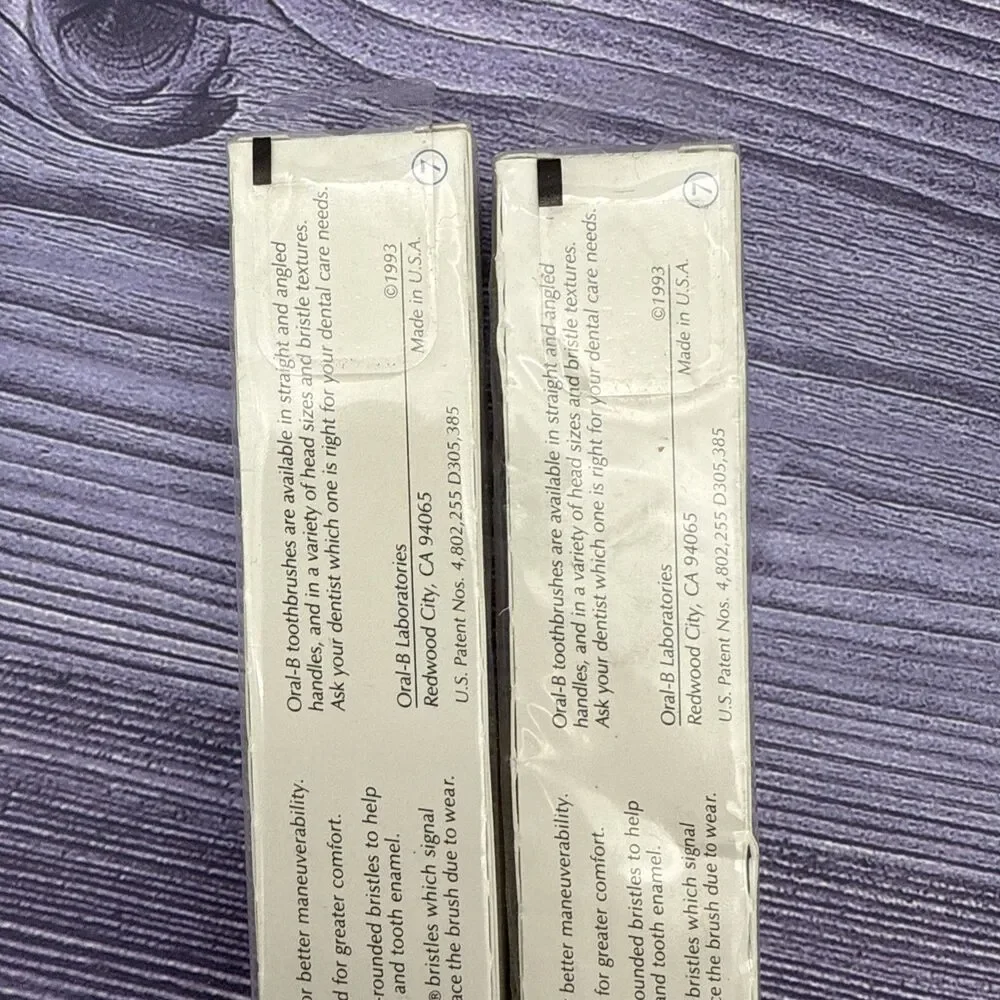 2 LOT VTG Oral B 40 Soft Angle Toothbrush Indicator Bristles Made in USA 1993